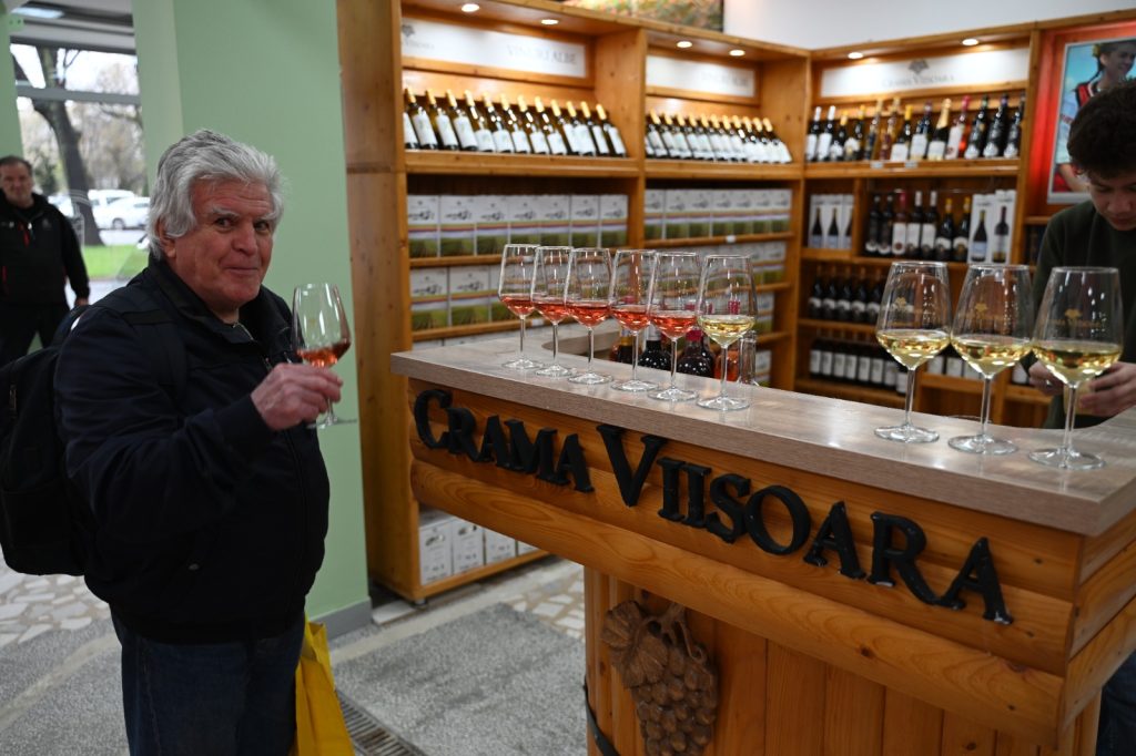 Piața Dorobanți revine la viață, numai cu producători locali
 - poza 5